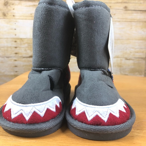 NWT Muk Luks Shark Boots size 8 Toddler - Picture 2 of 6